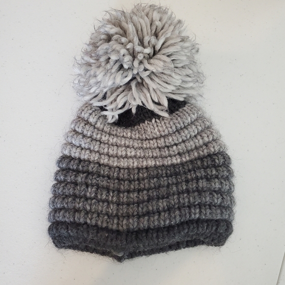 Nardi & Tagliaferri‎ Beanie Poof Pompom Ombre Gray Acrylic Wool Alpaca toques - Picture 1 of 5
